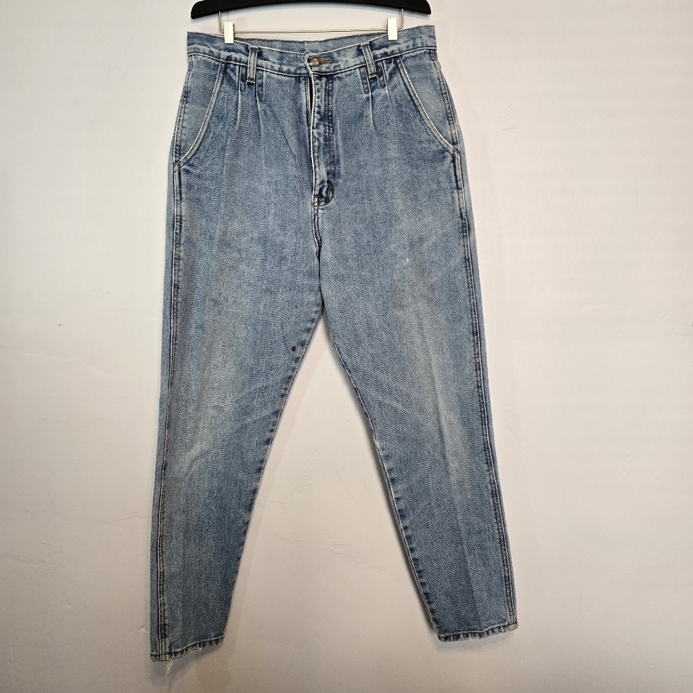 VTG 80s Bill Blass Denim Mom Jeans in a Light Wash